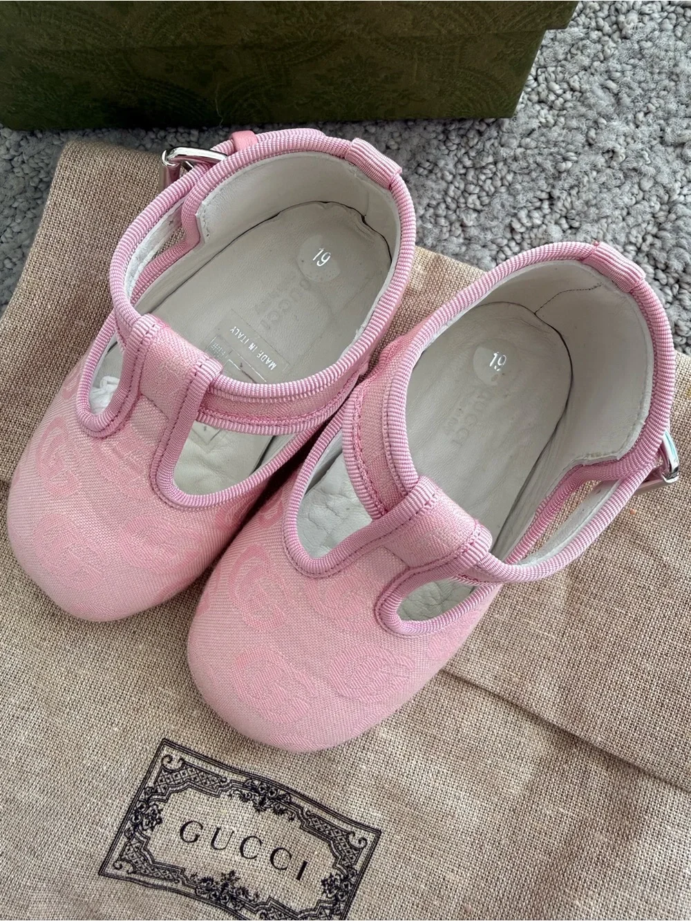 Gucci Pink Baby Mary Jane Shoes with Buckle Strap